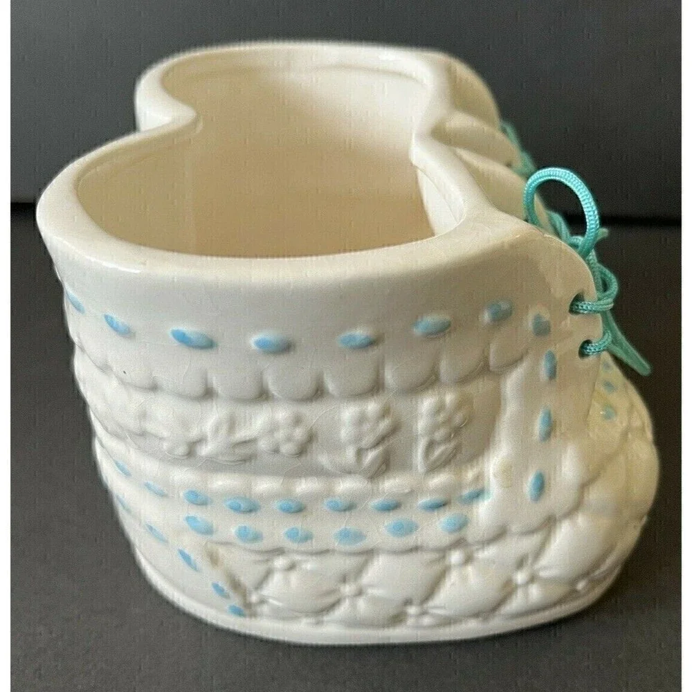 Baby Boy Booties Ceramic Planter Vase Shoelaces Retro Quilted Vintage Retro